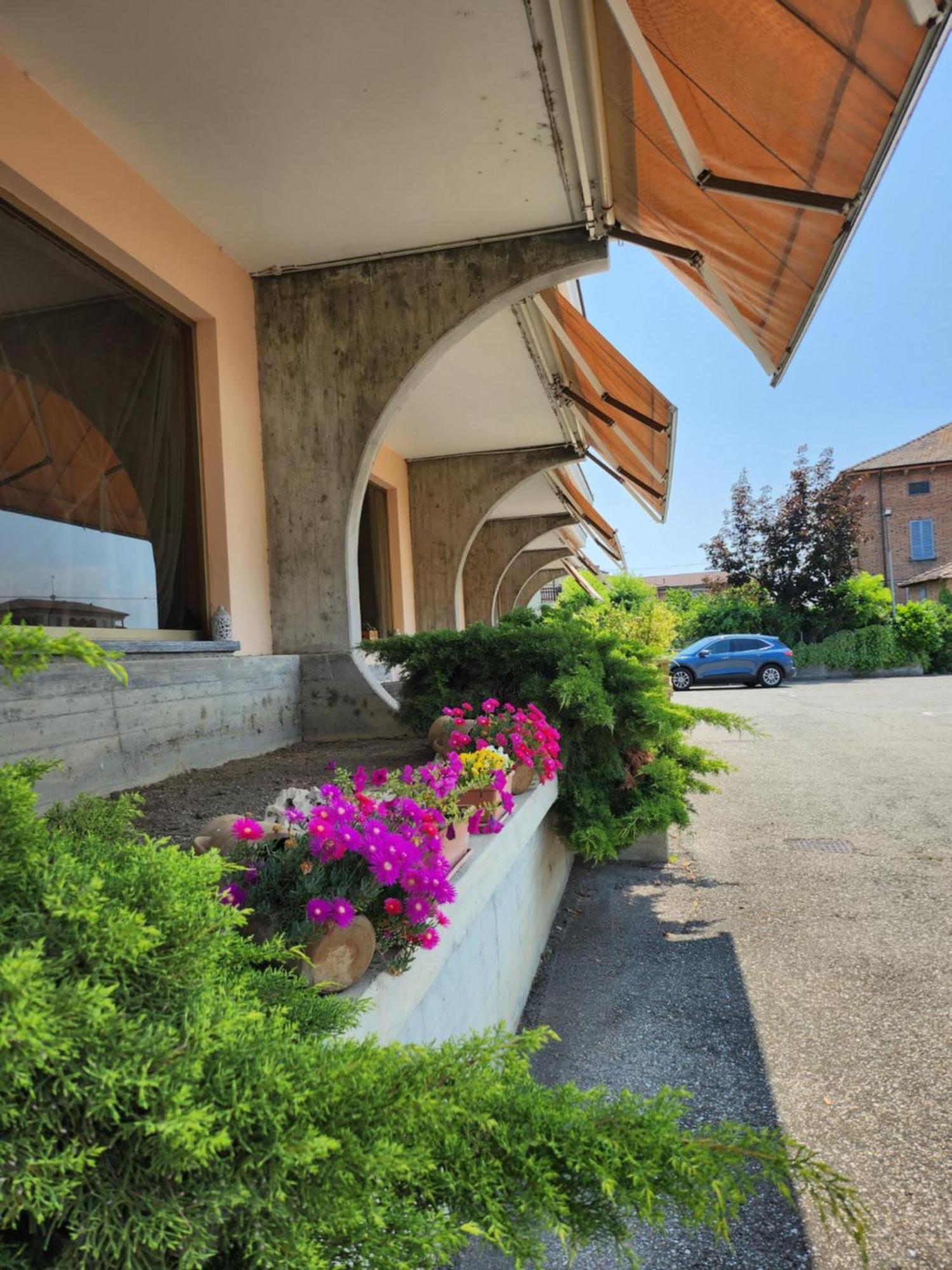 Hotel Route 9 Cadeo Экстерьер фото