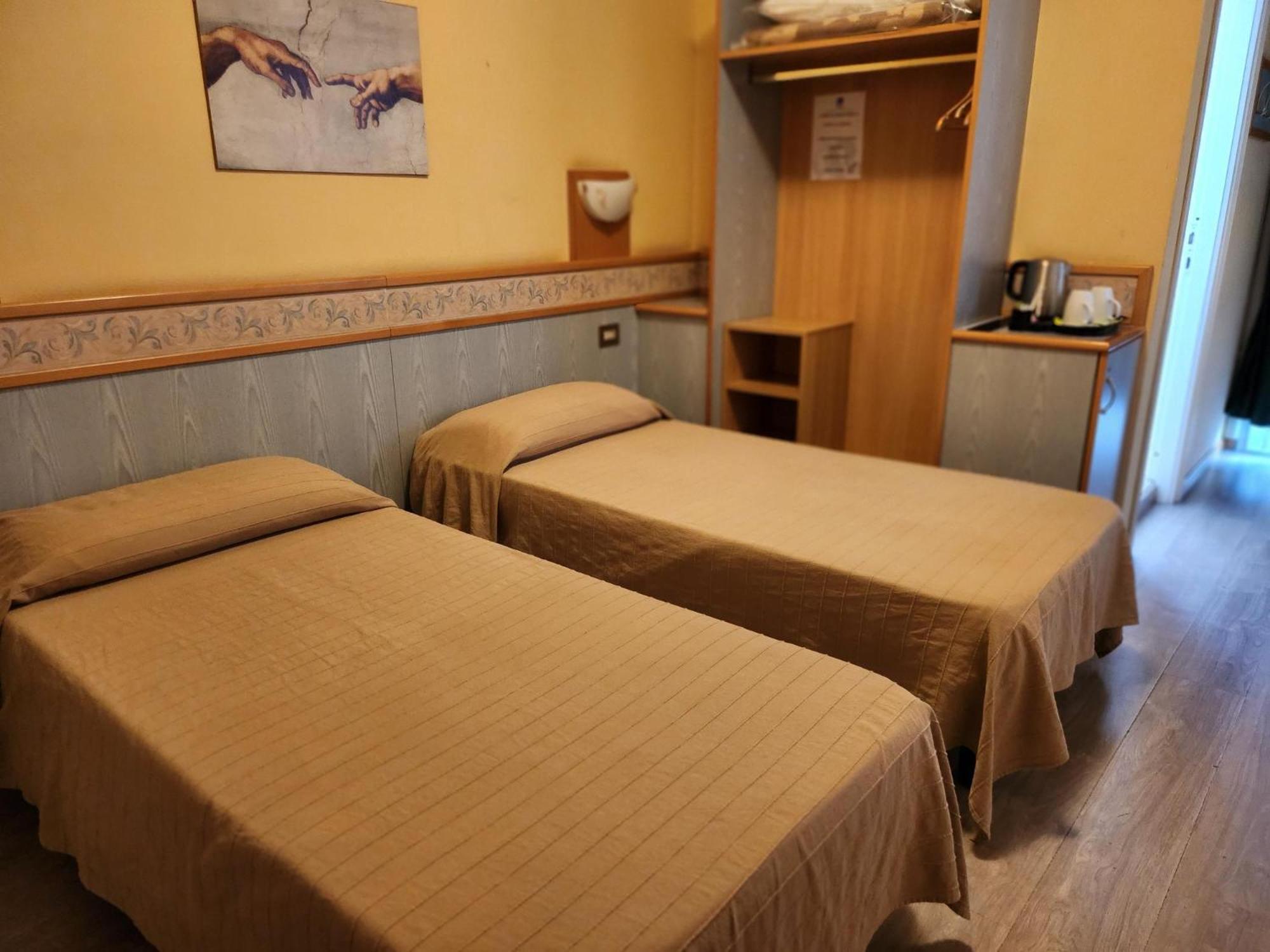 Hotel Route 9 Cadeo Экстерьер фото