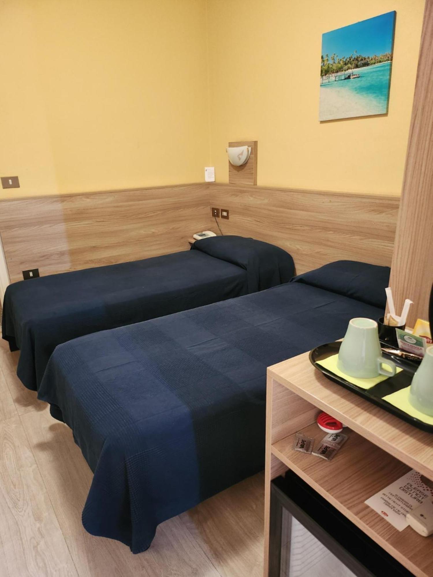 Hotel Route 9 Cadeo Экстерьер фото