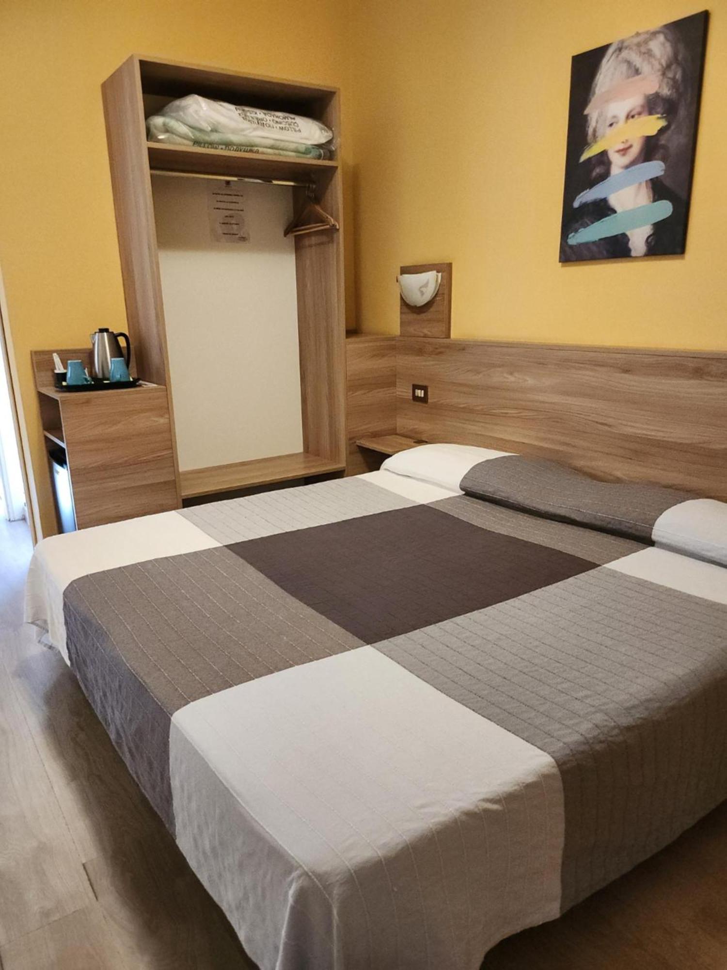 Hotel Route 9 Cadeo Экстерьер фото