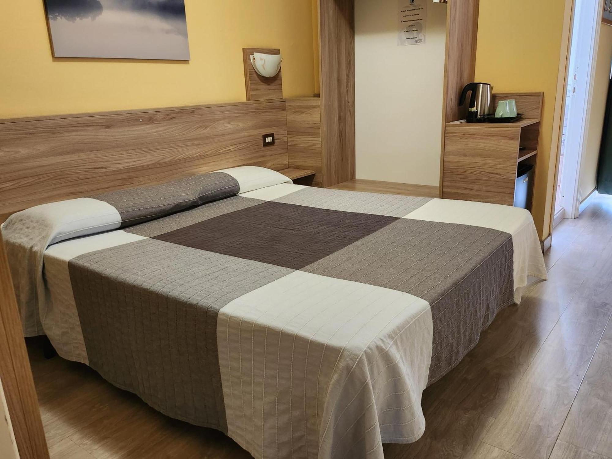 Hotel Route 9 Cadeo Экстерьер фото