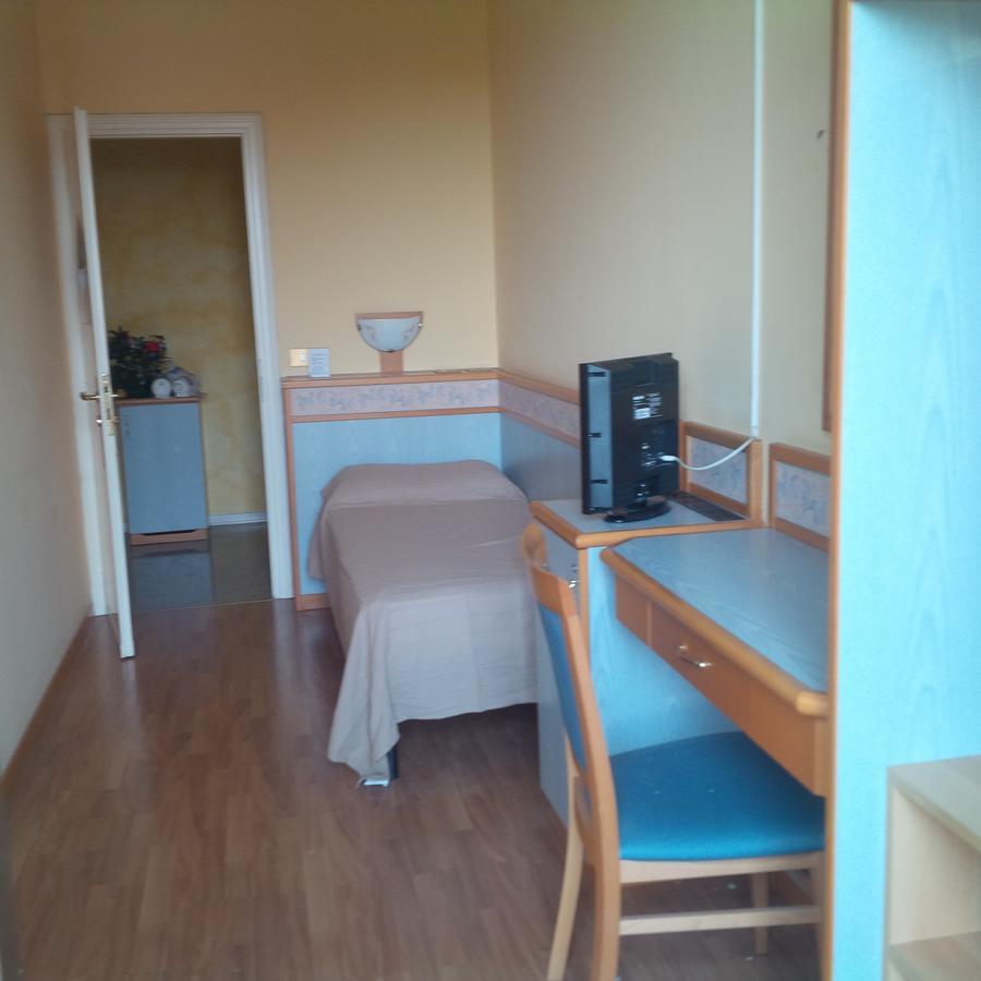 Hotel Route 9 Cadeo Экстерьер фото
