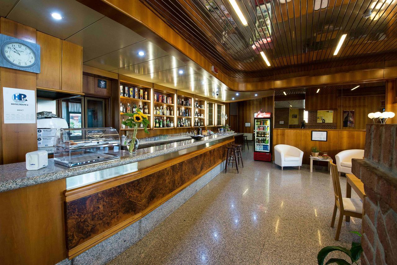 Hotel Route 9 Cadeo Экстерьер фото