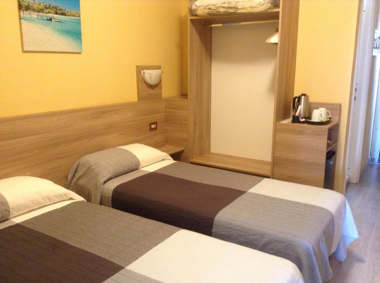 Hotel Route 9 Cadeo Экстерьер фото